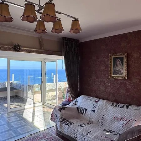Romantico By The Ocean *