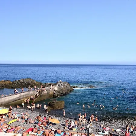 Romantico By The Ocean *